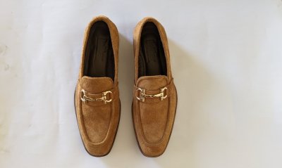 De loafer vervangt de witte sneaker als schoen van de zomer