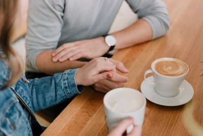 Mannen zoeken de liefde weer buiten de datingapps